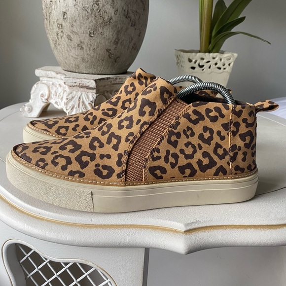 TOMS Bryce Leopard Cheetah Slip On Sneakers Shoes Casual Womens 8.5 - Picture 2 of 7